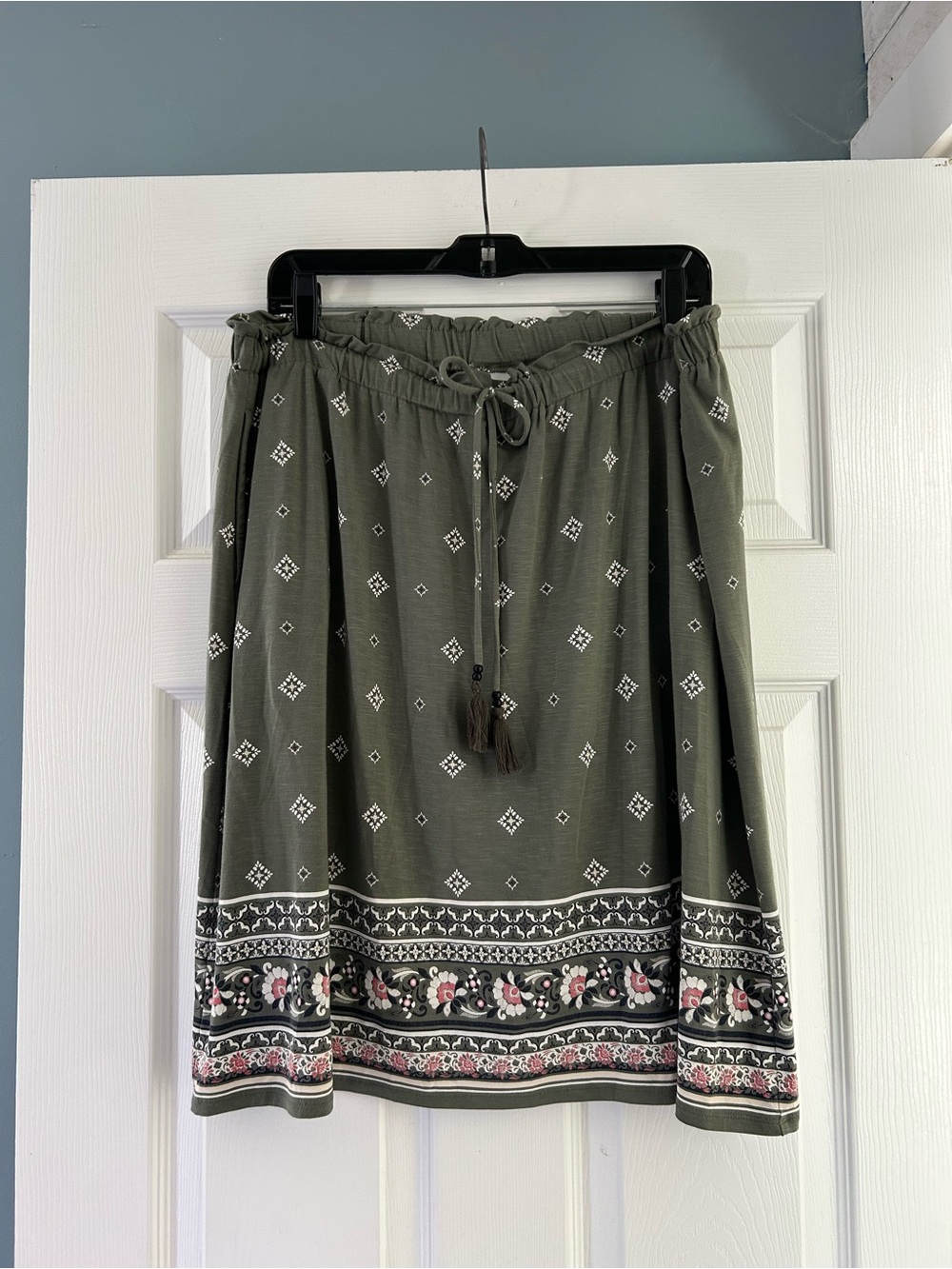 J. Jill Olive Green Printed A-Line Skirt with Border Floral Trim